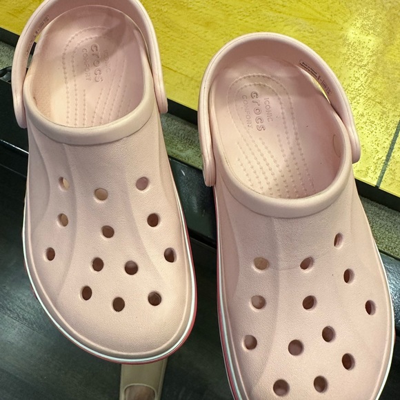 SOLD - Iconic CROCS Comfort - Picture 4 of 5